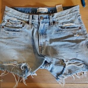 Abercrombie Mid-Rise Boyfriend Short, Sz. 27